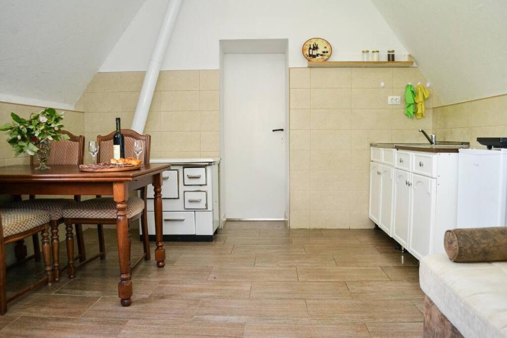 Grandma'S Hut Villa Nikšić Dış mekan fotoğraf