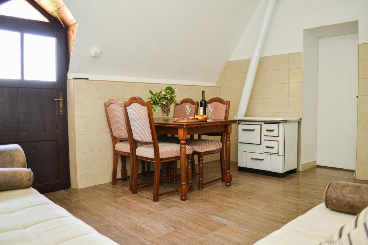 Grandma'S Hut Villa Nikšić Dış mekan fotoğraf